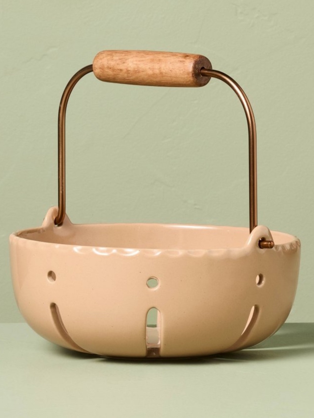 Hearth & Hand Magnolia 39oz Stoneware Berry Bowl with Carrying Handle Tan